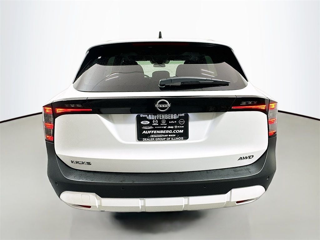 2026 Nissan Kicks SV