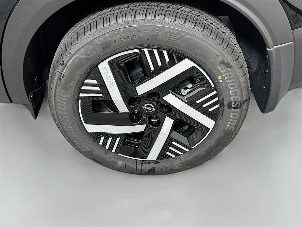 2027 Nissan Kicks SV