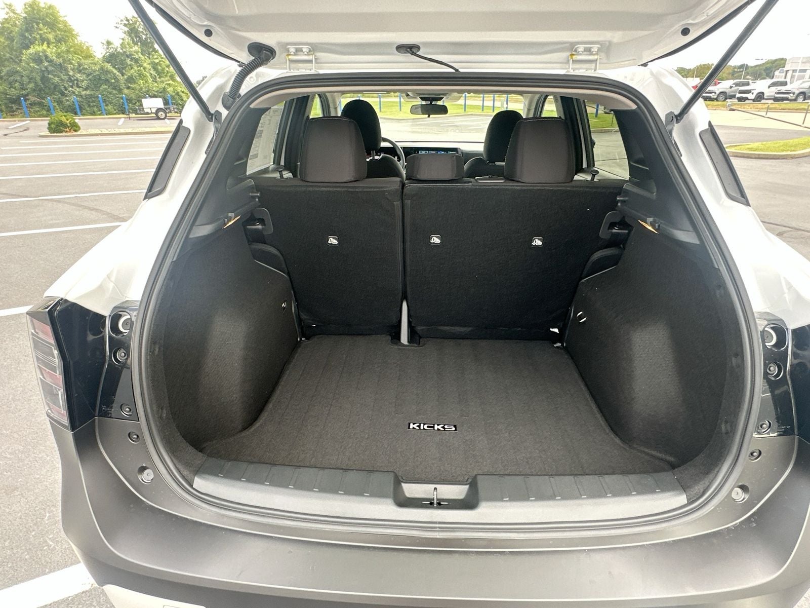 2027 Nissan Kicks SV