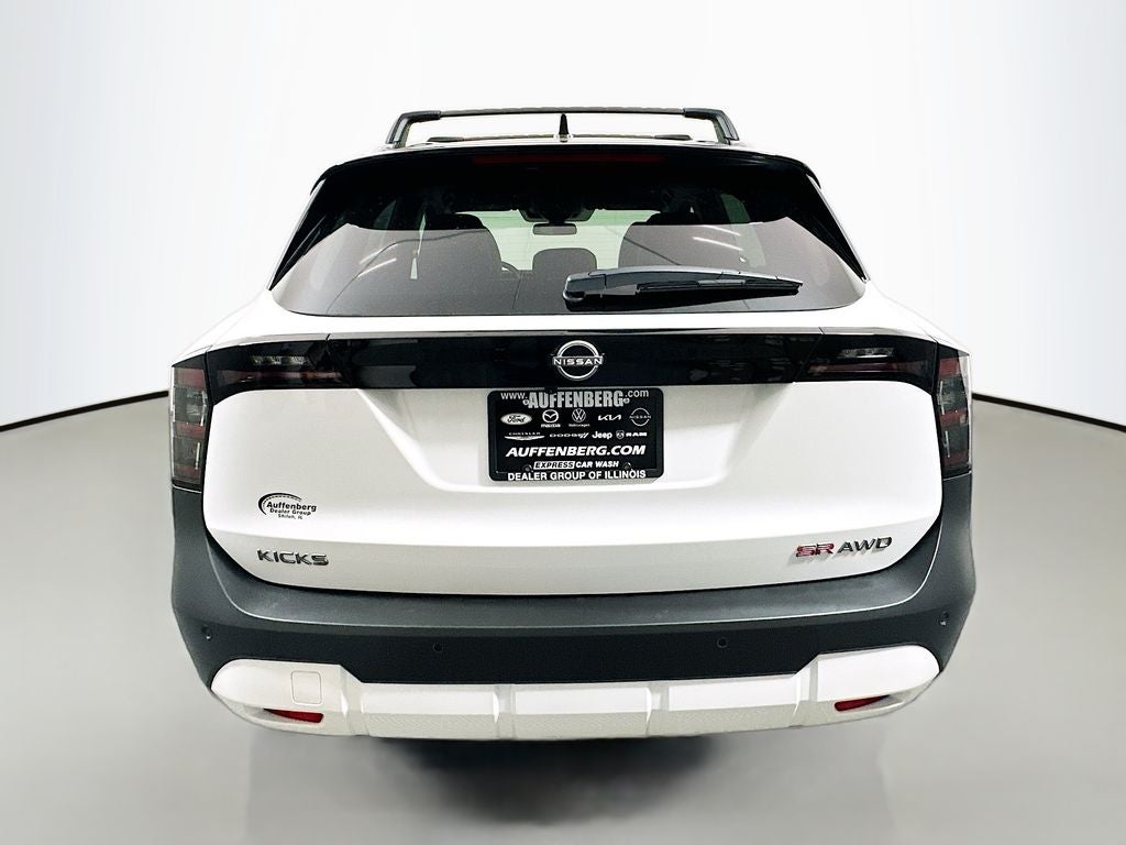 2026 Nissan Kicks SR