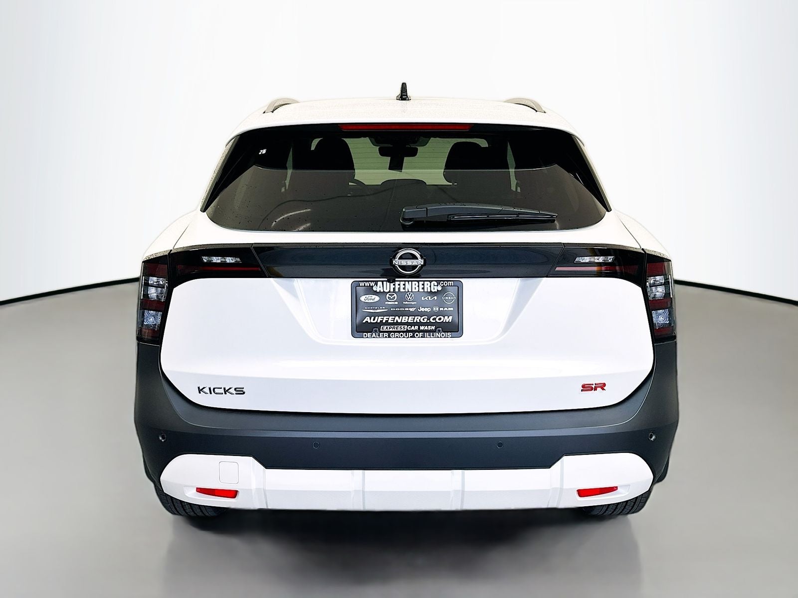 2026 Nissan Kicks SR