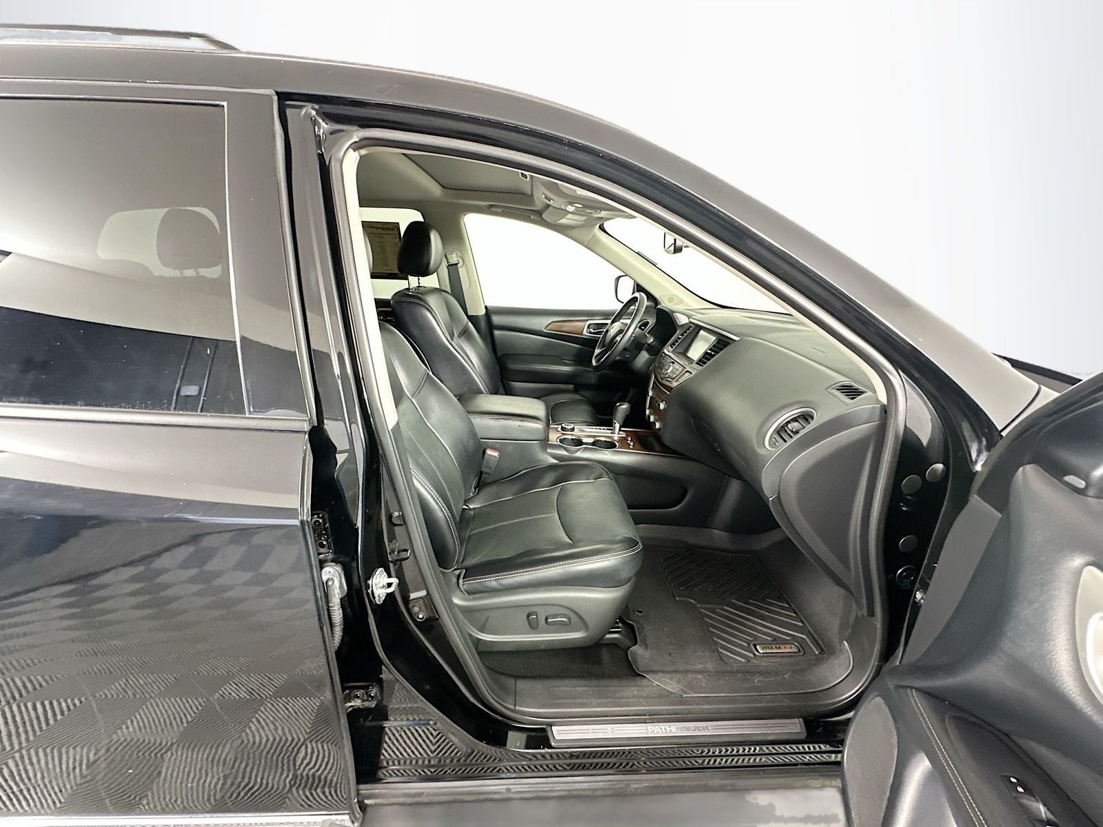 2020 Nissan Pathfinder Platinum