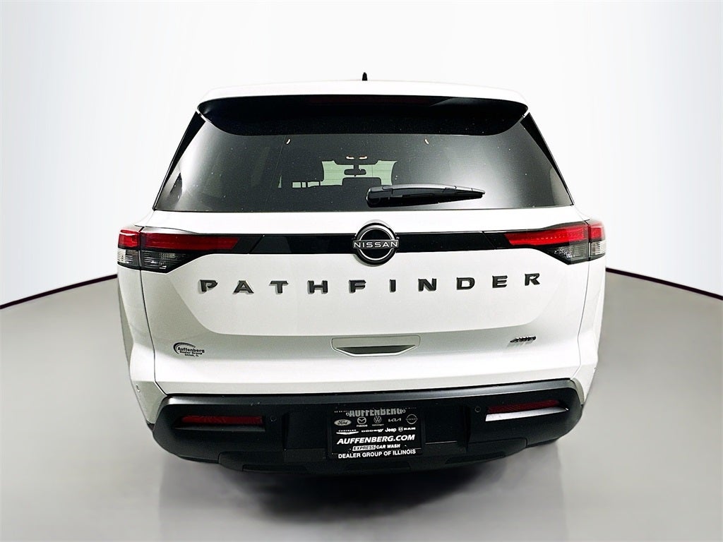 2026 Nissan Pathfinder SV