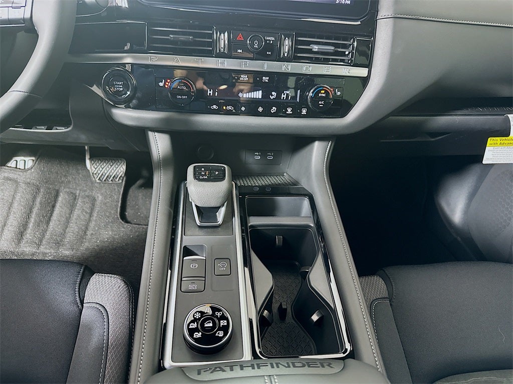 2026 Nissan Pathfinder SV