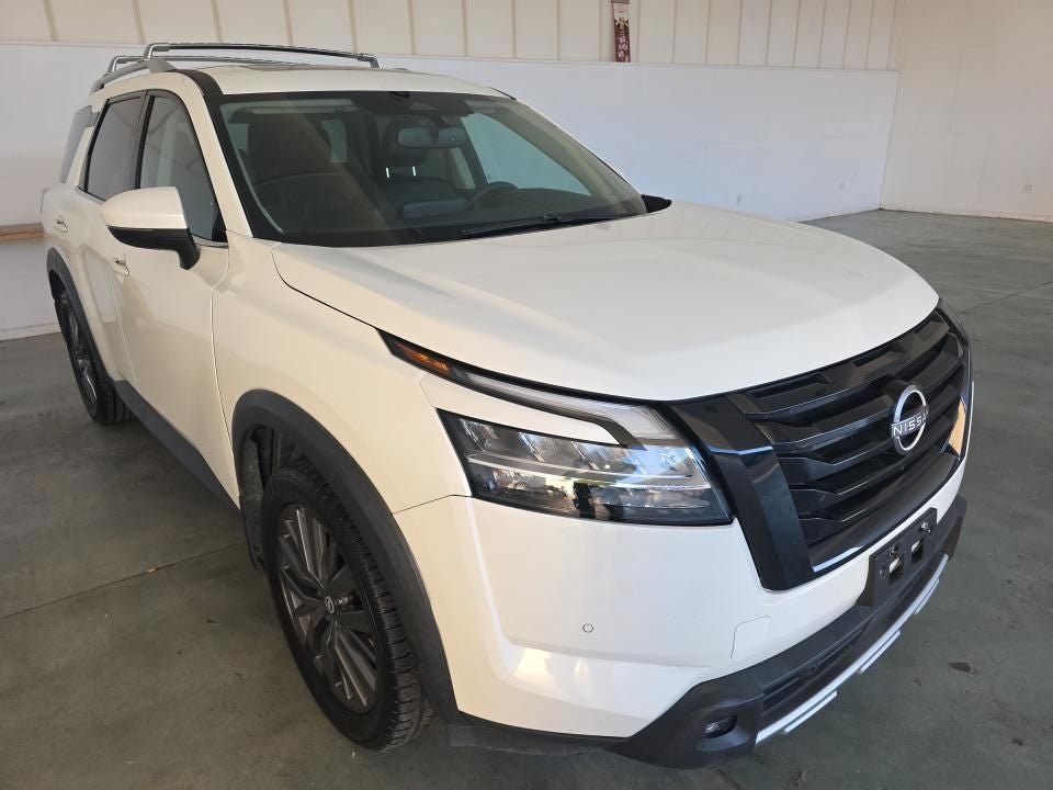 2022 Nissan Pathfinder SL