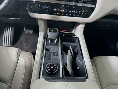 2026 Nissan Pathfinder SL