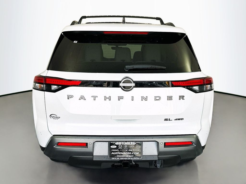 2026 Nissan Pathfinder SL