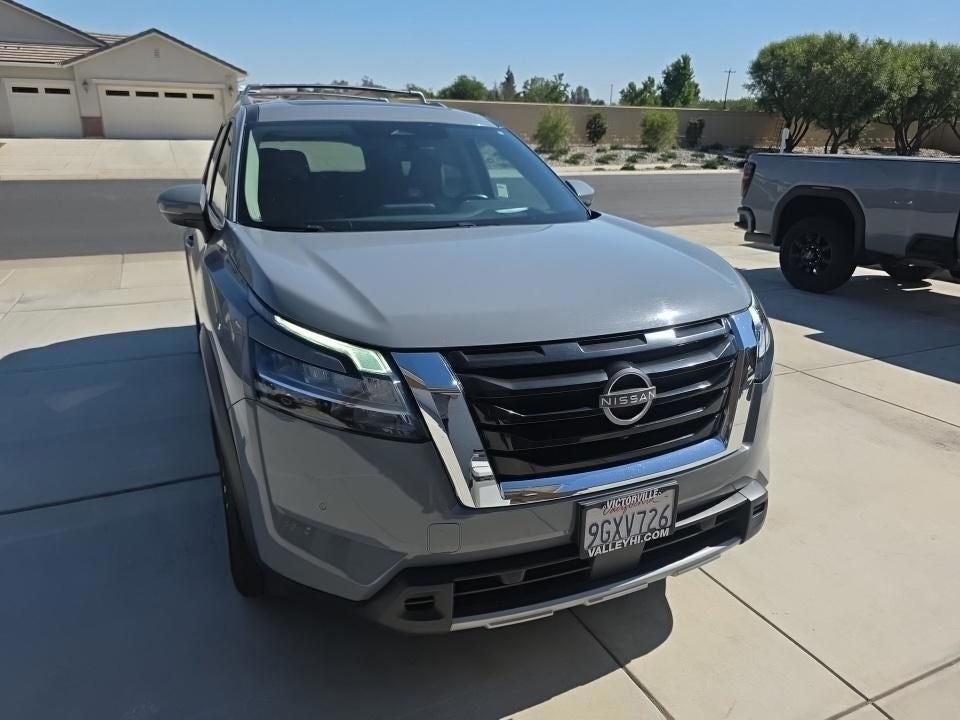 2023 Nissan Pathfinder Platinum