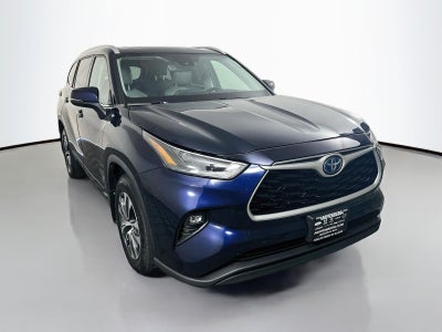 2022 Toyota Highlander Hybrid XLE