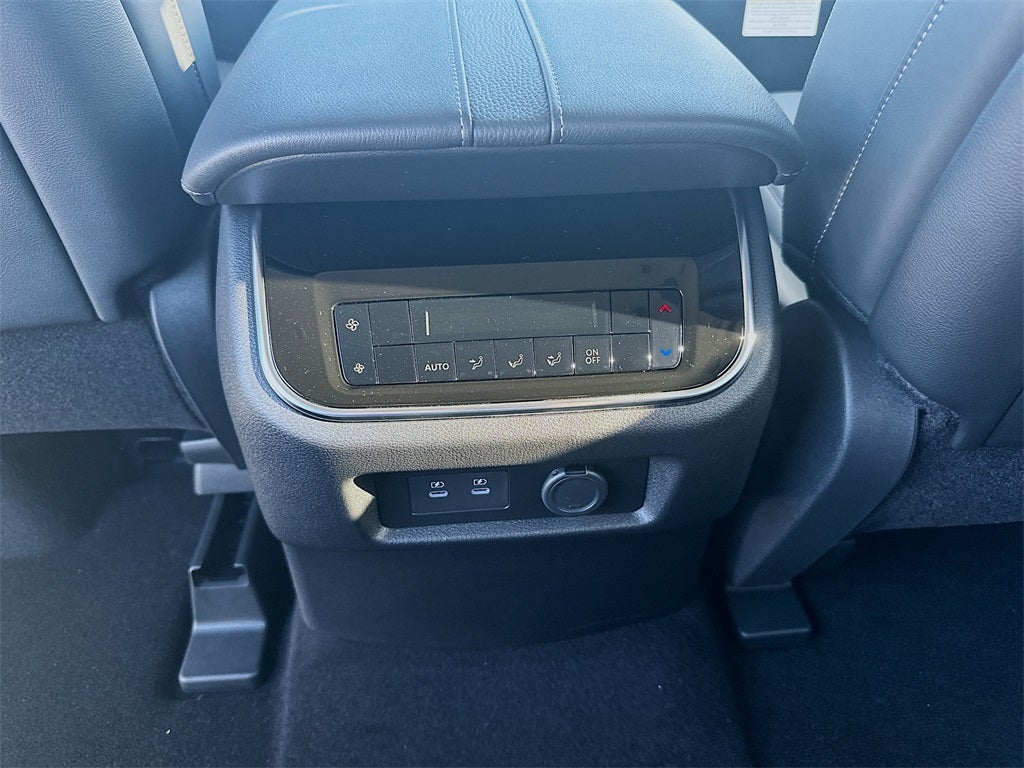 2026 Nissan Armada SV